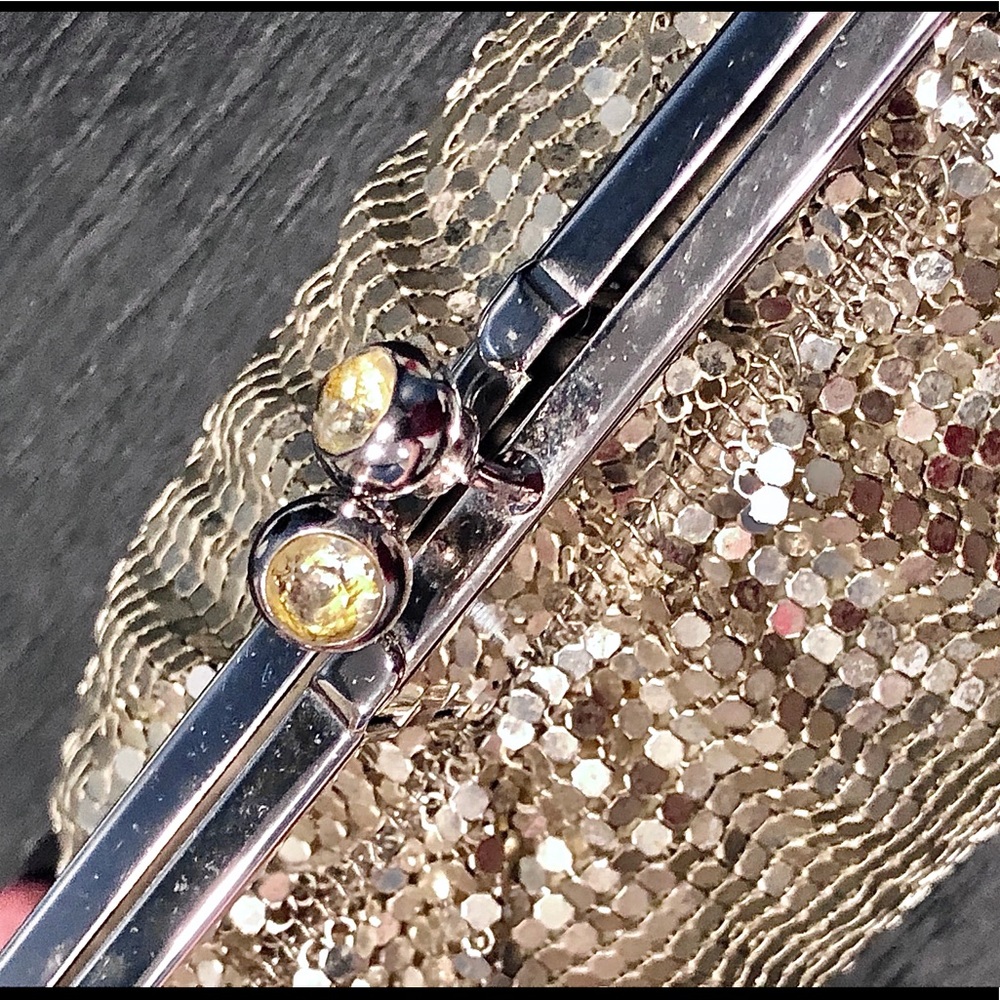 1960’s Duramesh Hinged Clutch - Picture 4 of 9